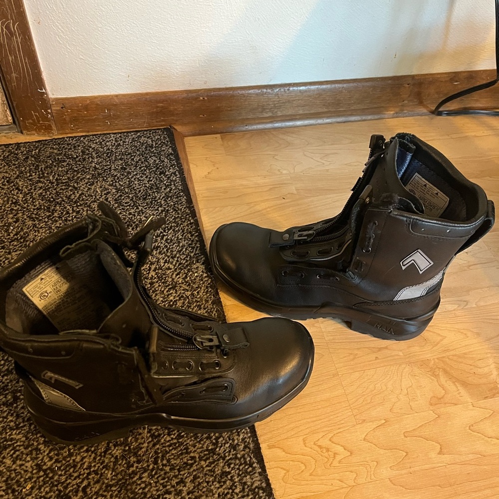 Haix AirPower EMS boots in excellent condition.
